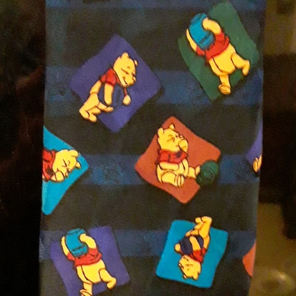 Disney Winnie pooh tie - Picture 2 of 3